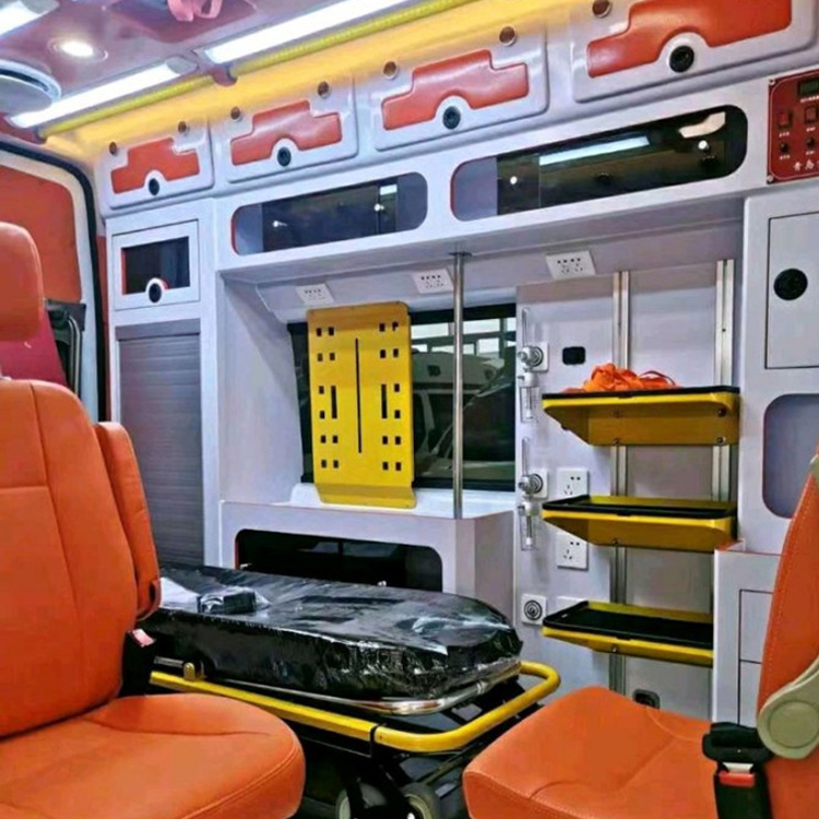 平陆长途救护车护送病人租赁价格